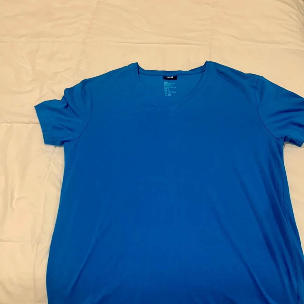H&M Men’s Large V-Neck